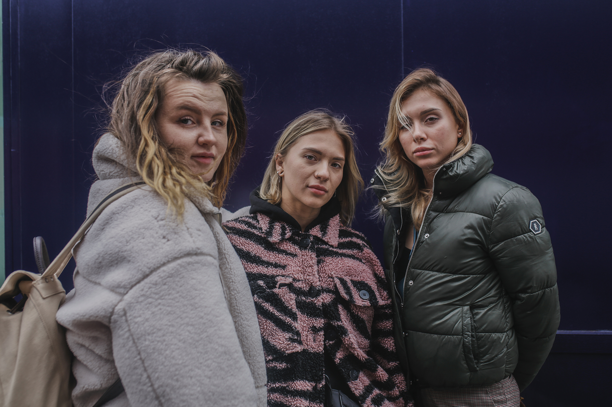 Нужно ли женщинам становиться на военный учет за границей: все детали